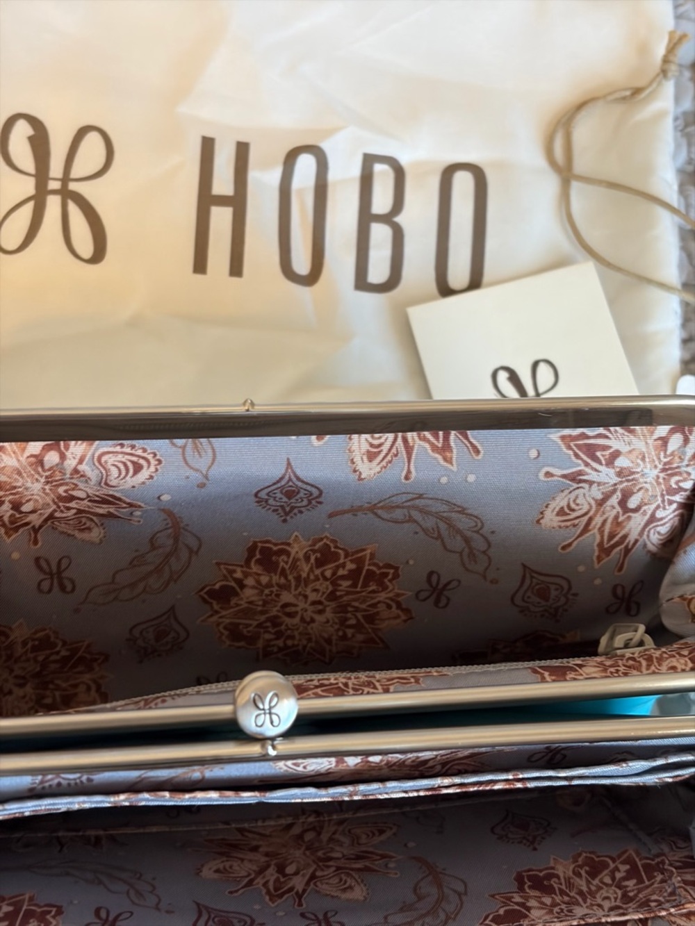 EUC Hobo Lauren clutch-wallet in turquoise. - Picture 6 of 7